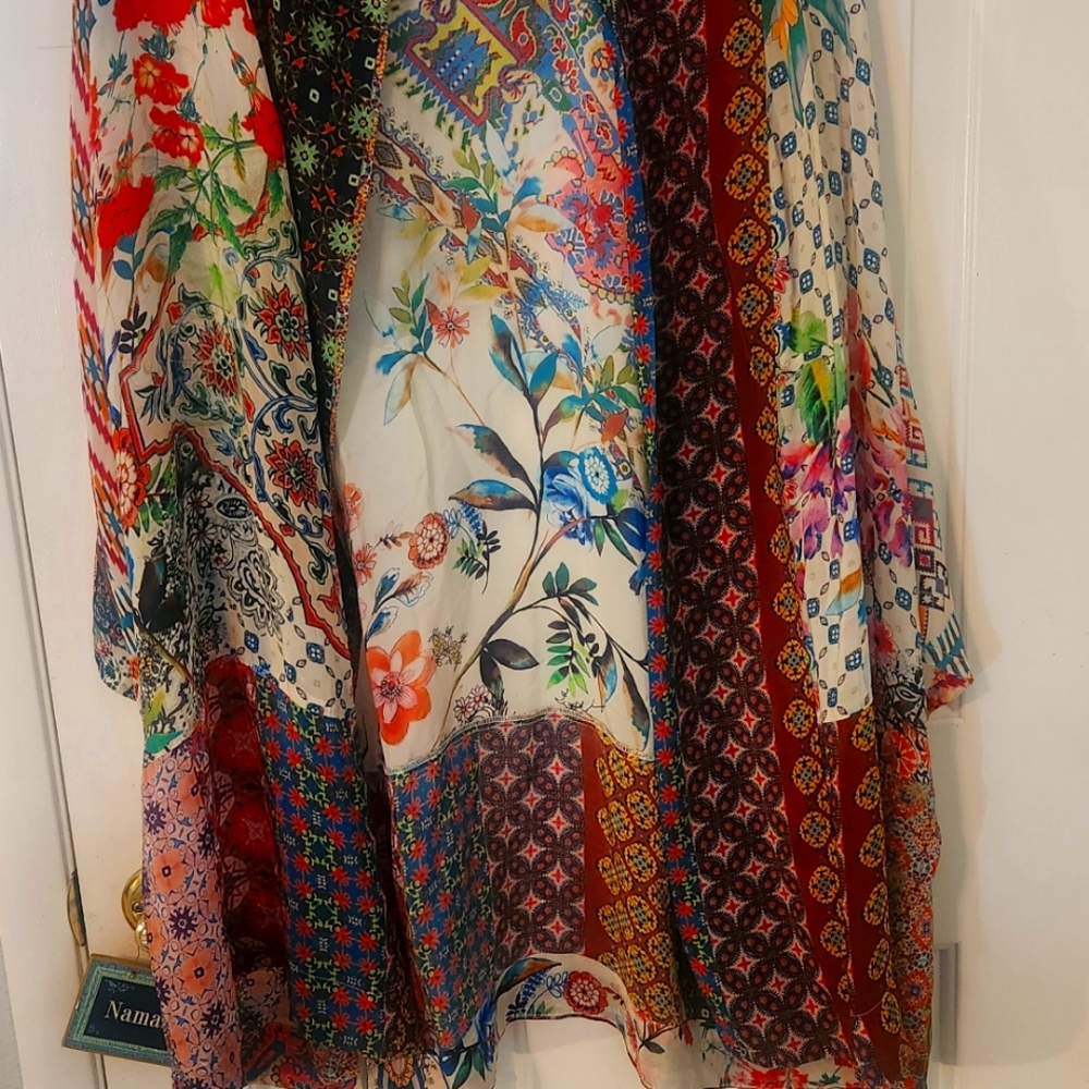 COPY - Johnny Was Red and Blue Graphic 3/4 Sleeve Open Front Thigh Length Kimono